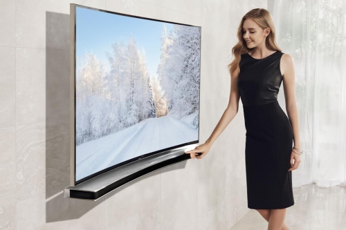 Samsung представя първия в света извит саундбар, подходящ за curved телевизори
