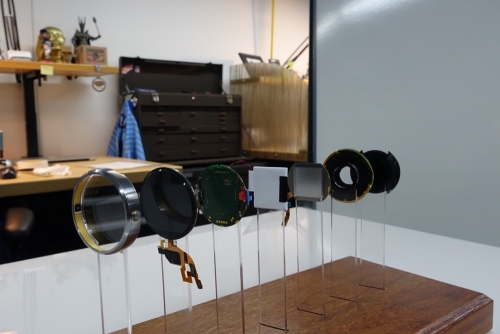 Motorola показа ранните прототипи на часовника Moto 360