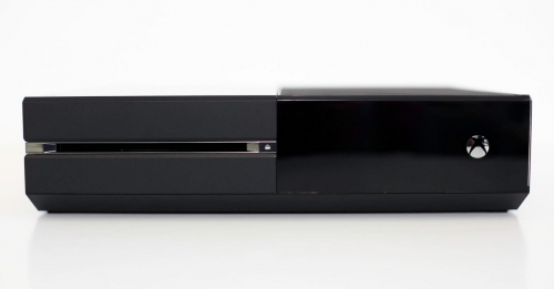 Microsoft обеща да замени прекалено шумните XBOX One конзоли