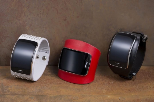 Diesel Black Gold представя специален Samsung Gear S на модно шоу