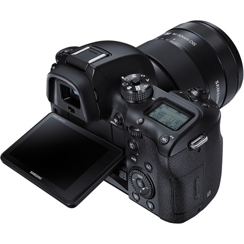 Официален анонс на цифровия фотоапарат Samsung NX1