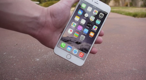 Ентусиаст подлага на тест с изпускане всички модели на iPhone, но дали е истина?