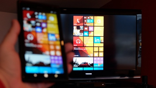 Microsoft Wireless Display Adapter — HDMI без проводници