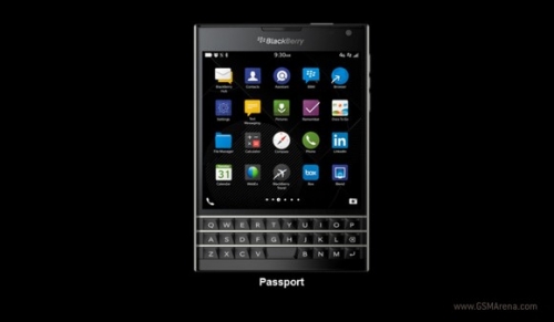QWERTY-флагманът BlackBerry Passport струва 9