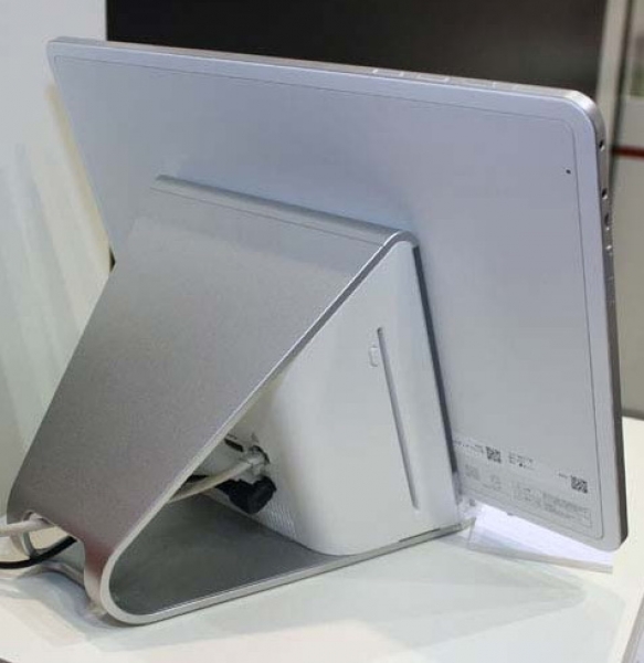 Fujitsu представи на пазара мощния хибриден компютър GH77/T