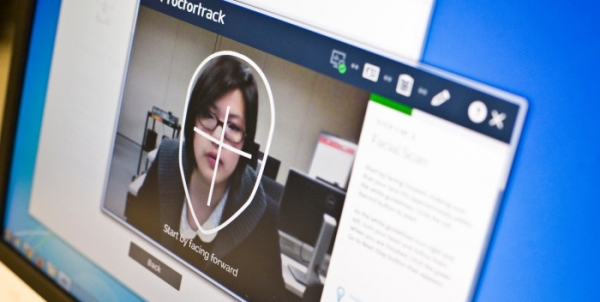 Програмата против измами Proctortrack предизвика студентски протести