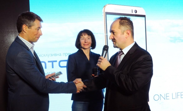 Летящ старт за HTC One M9 в България