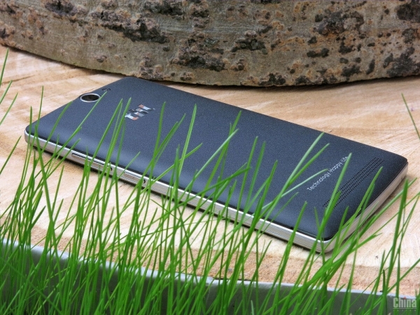 THL 5000 Tesla: смартфон с 5000 mAh акумулаторна батерия и поносима цена