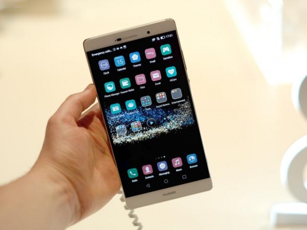 Huawei представи своя 6.8-инчов P8 Max