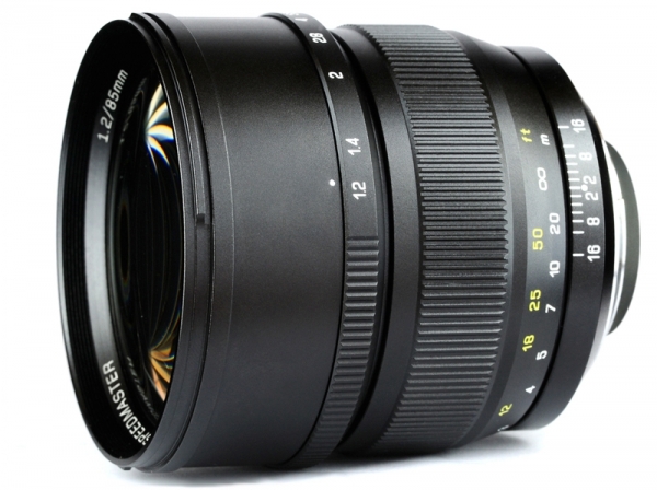 ZY Optics представи обектива за портретни фотографии Mitakon Speedmaster 85mm f/1.2