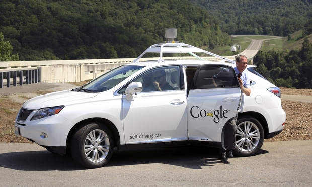Daimler обмисля различни съвместни проекти с Apple и Google
