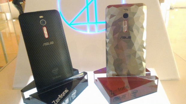 Asus Zenfone 2 Deluxe Special Edition разполага с 256 GB флаш-диск