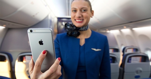 United Airlines снабдява 6000 свои служители с iPhone 6s Plus