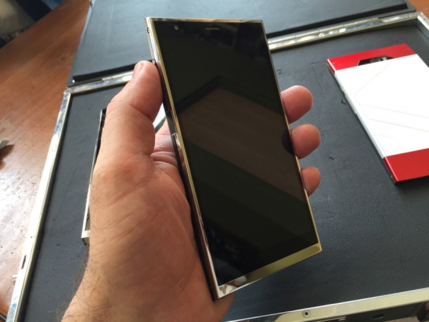 Turing Phone е забавен за началото на 2016 г.