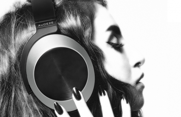 Планарно-магнитните слушалки AUDEZE EL-8 с Lightning кабел са по-скъпи от iPhone