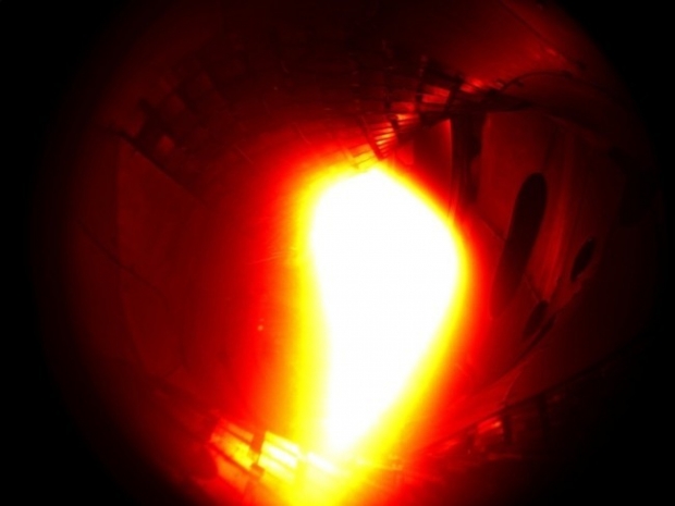 В стеларатора Wendelstein 7-X бе получена първата плазма