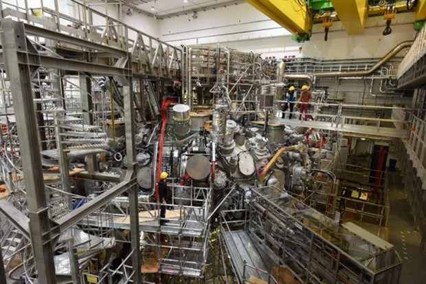 В стеларатора Wendelstein 7-X бе получена първата плазма