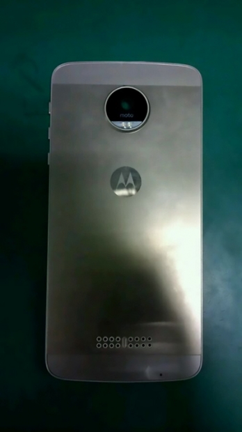 Новият Moto X ще получи необичаен дизайн и внушителна камера