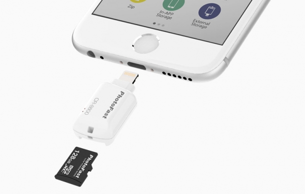 PhotoFast iOS Card Reader дава възможност за включване на MicroSD карти към iPhone