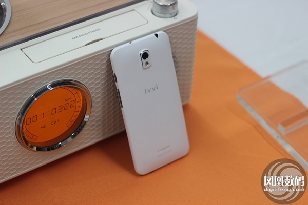 Официален анонс на Coolpad Ivvi K1 Mini: най-тънкият смартфон в света