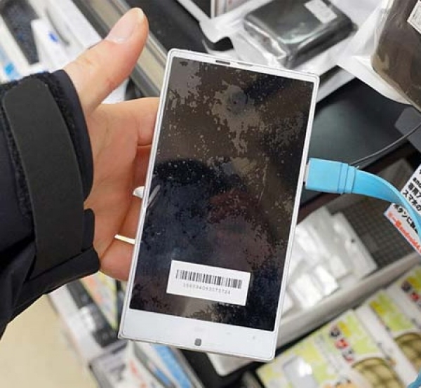 Започнаха продажбите на смартфона Sharp AQUOS SERIE SHL25