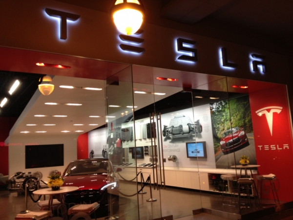 Tesla е продала 9834 електрически коли през последното тримесечие