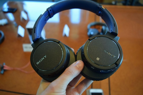 Качествено, лесно и достъпно аудио изживяване с четири нови Bluetooth слушалки от Sony