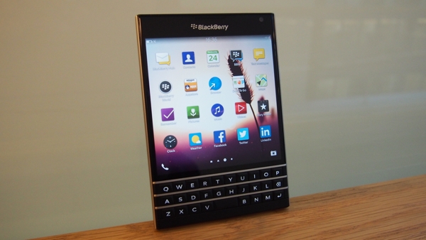 Броят на BlackBerry потребителите във Великобритания може да спадне под 1 милион до 2017 г.
