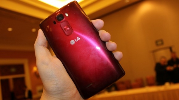 LG G Flex 2 дебютира официално на CES 2015