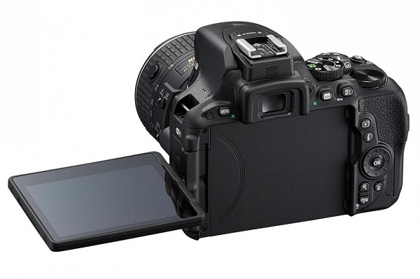 CES 2015: официален анонс на цифровия фотоапарат DSLR Nikon D5500 с подвижен екран