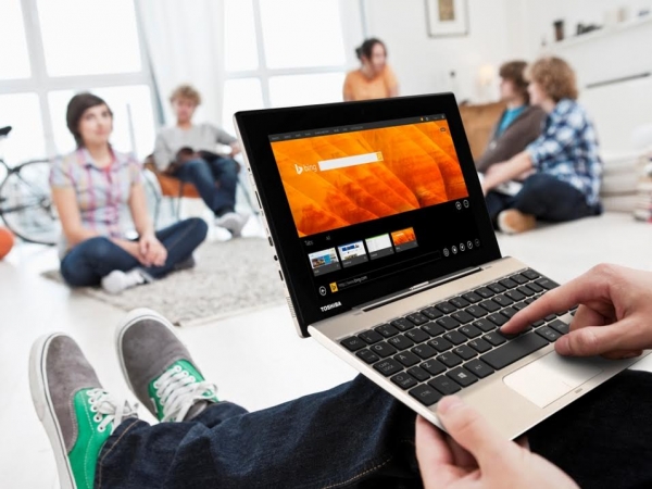 Toshiba Satellite Click Mini 2-в-1 – хибрид, който се адаптира към вас