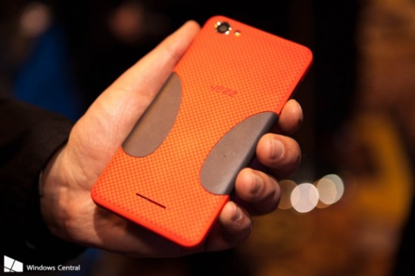 CES 2015: Yezz Billy 5S LTE – WP смартфон с LTE