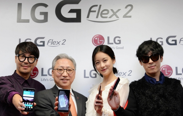 LG съобщи цената и датата на започване продажбите на смартфона LG G Flex 2