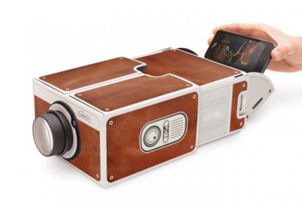 Cardboard Smartphone Projector 2.0: картонен проектор за смартфон с цена 
