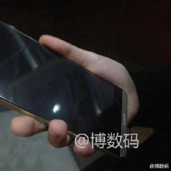 Huawei Mate8 беше забелязан на живи снимки