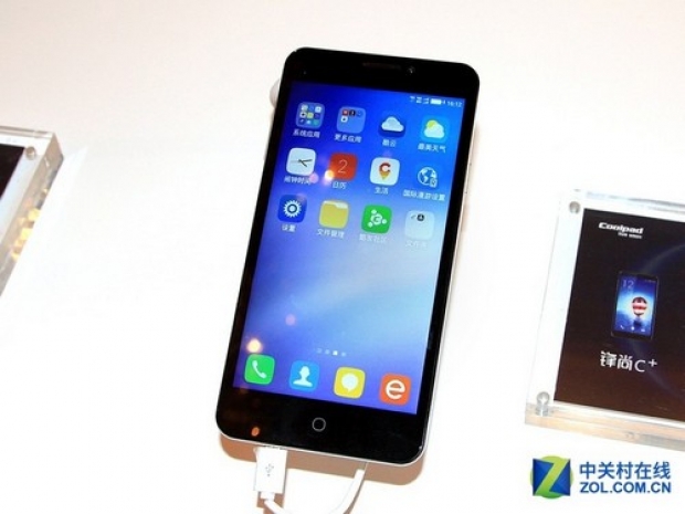Coolpad анонсира странния флагман Coolpad Fengshang C+