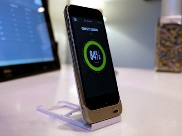Клип, демонстриращ технологията за дистанционно зареждане на смартфони WattUp