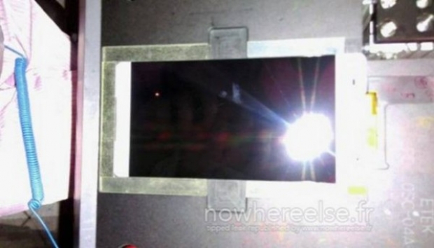 Sony Xperia T4 Ultra (Lavender) ще го видим това лято