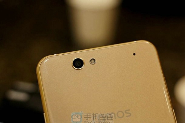 Анонс на флагманския смартфон Ramos MOS1 с 2,5D дисплей и осемядрения Snapdragon 615