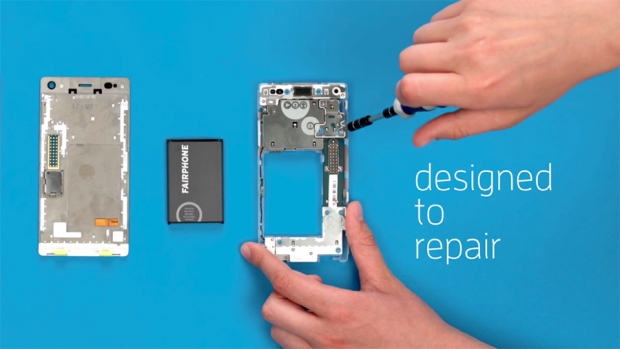 Приемат се предварителни поръчки за модулния смартфон Fairphone 2