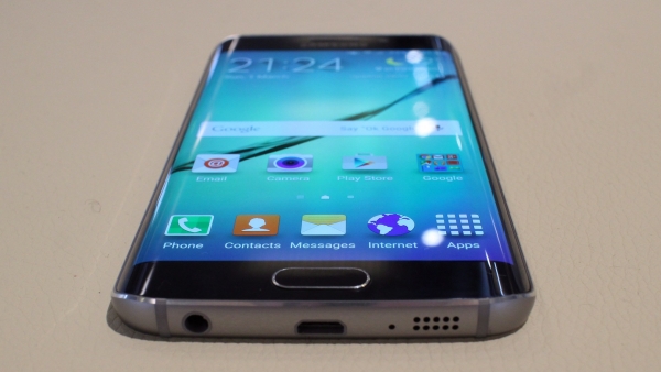 Galaxy S6 Plus ще стане увеличената версия на S6 edge