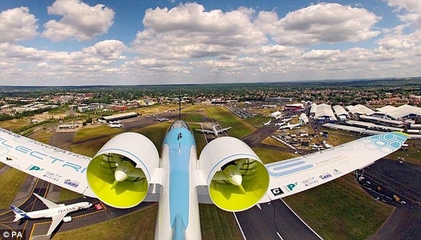 Airbus E-Fan 2.0: двуместен електрически самолет с пробег 200 километра