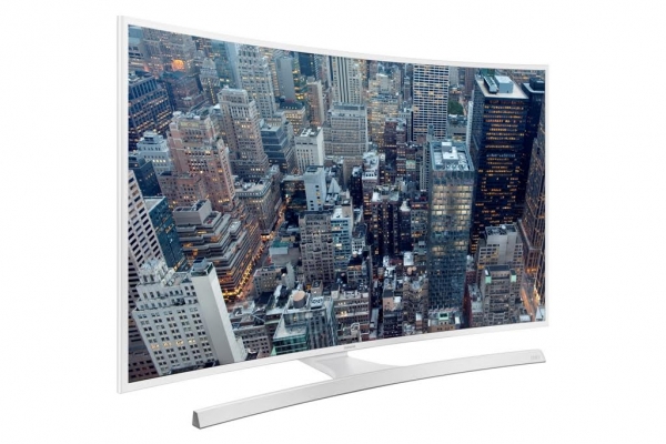 Със Samsung JU6510 UHD curved TV изживяването обгръща сетивата ви