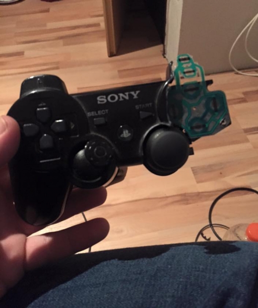 Марио Гьотце плати счупен PS3 контролер заради изпусната дузпа във FIFA 15