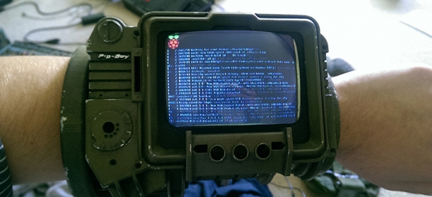 PipBoy от Fallout 3 с използване на Raspberry Pi
