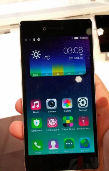 Lenovo Vibe Shot – 16МР смартфон, който изглежда като фотоапарат