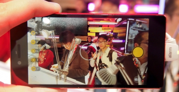 Първи впечатления от смартфона Lenovo Vibe Shot