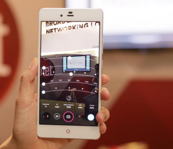 MWC 2015: ZTE представи флагманския смартфон Nubia Z9 Max
