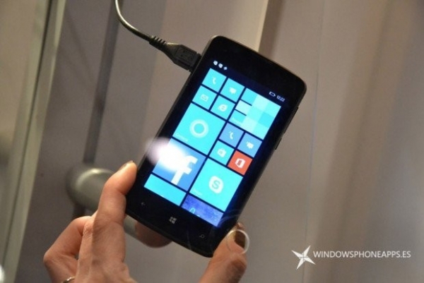 Polaroid анонсира бюджетните смартфони Polaroid Advance 4 с ОС Windows Phone