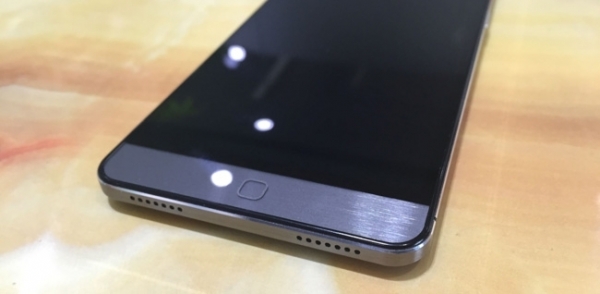 Рекламен клип и техническите характеристики на смартфона Elephone P7000 Pionee